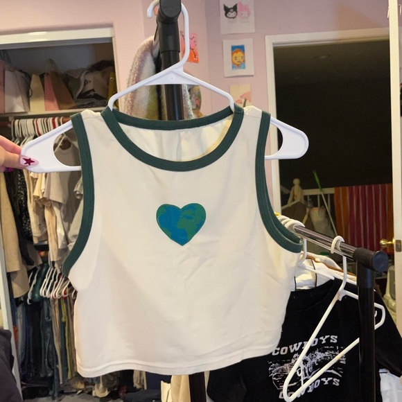 Cream tank top with green linings - Picture 3 of 7